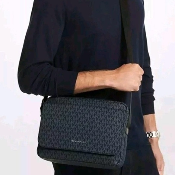 Michael kors Cooper Black Flat Camera Crossbody Bag - Picture 1 of 13